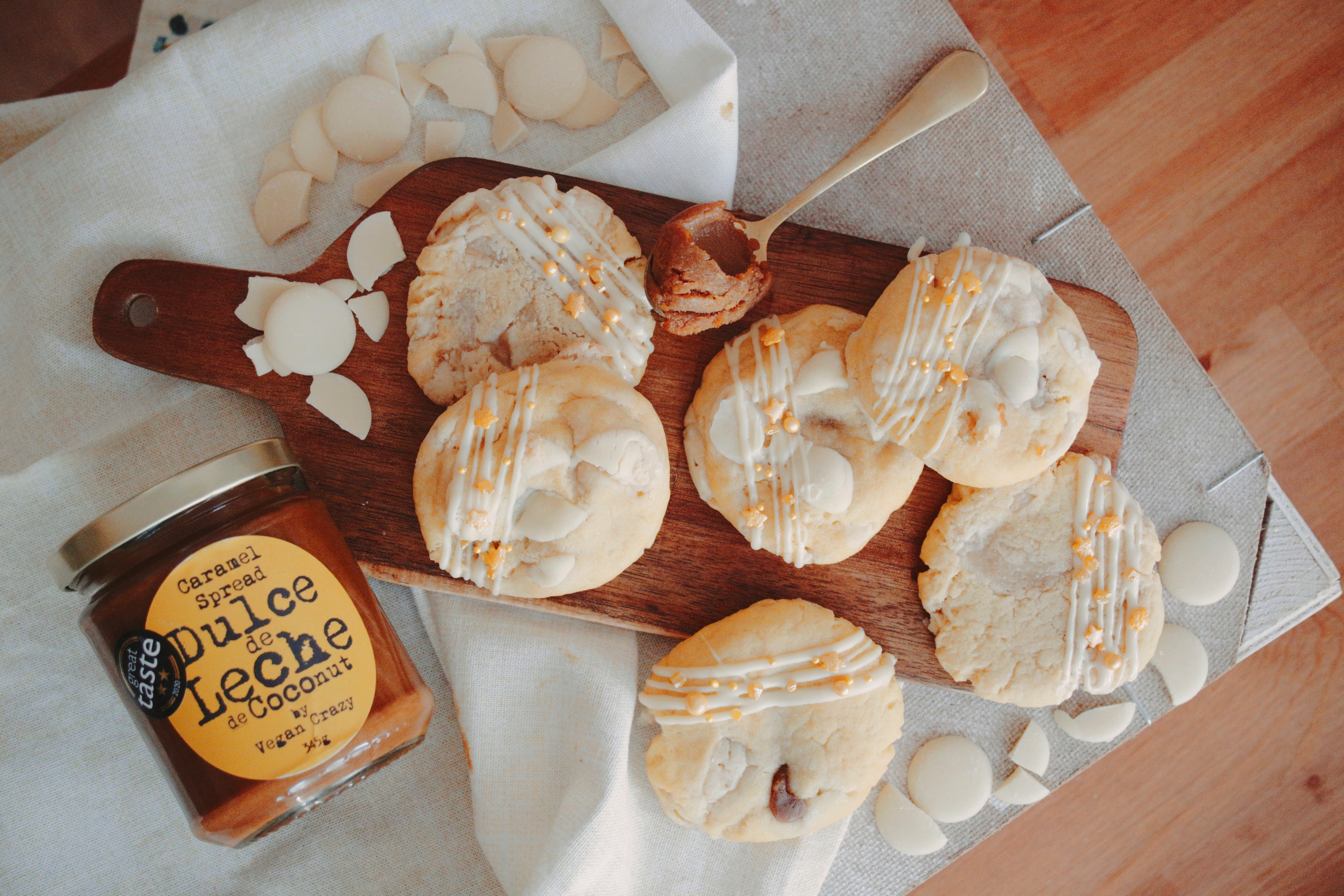 LEONOR FINI | dulce de leche and white chocolate cookies